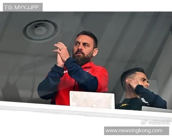 德罗西正式成为热那亚新任主帅接替维埃拉开启执教生涯