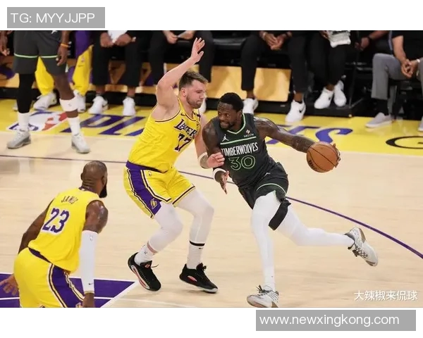 浓眉计划周四回归训练力争周末对湖人或快船复出 浓眉计划周四回归训练力争周末对湖人或快船复出