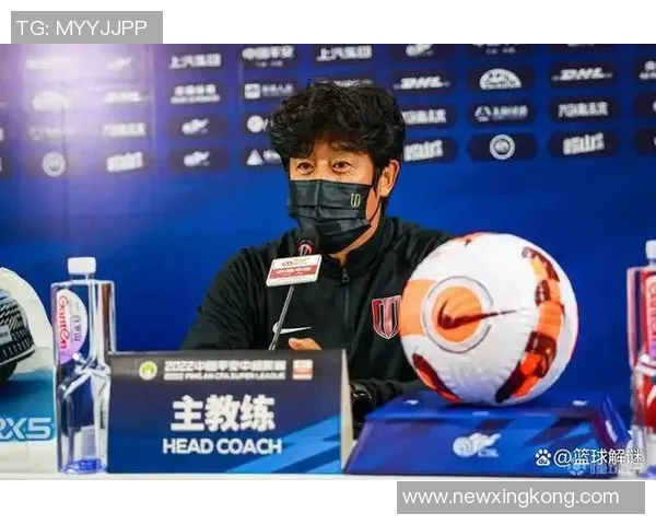 成都蓉城授予徐正源功勋主教练称号助力冲超与亚冠征程