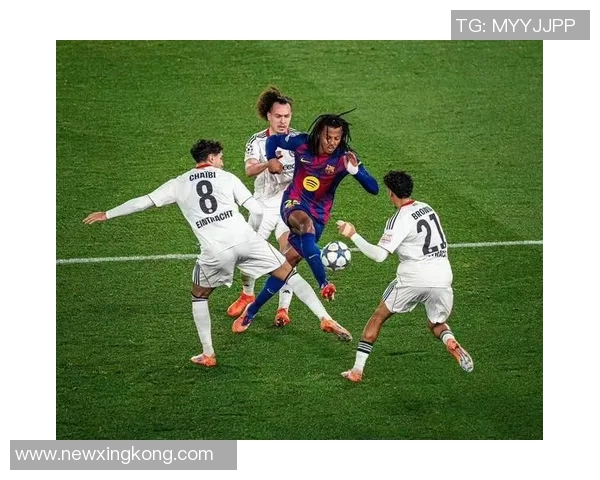 巴萨祝孔德27岁生日快乐自加盟以来已出战156场夺得5冠