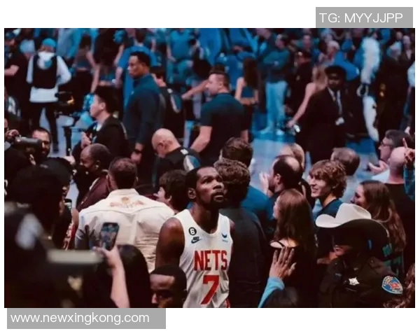 杜兰特第四节表现低迷未能得分球队遭遇失利令人失望